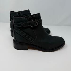 Clarks Collection Boots Women's 10 Black Leather Maye Strap Ankle Bootie Preppy